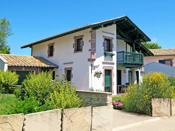 Domaine de Lana 4-Bed Retreat, Urrugne Villa 1002