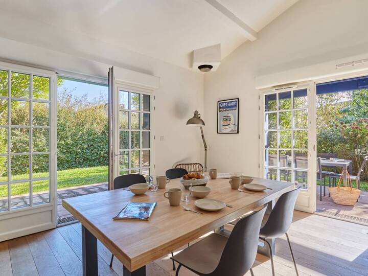 Domaine de Lana 4-Bed Retreat, Urrugne Villa 1002