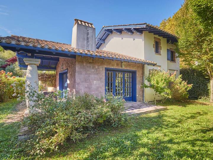 Domaine de Lana 4-Bed Retreat, Urrugne Villa 1002