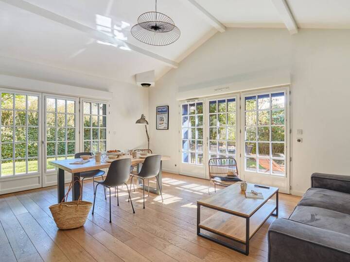 Domaine de Lana 4-Bed Retreat, Urrugne Villa 1002