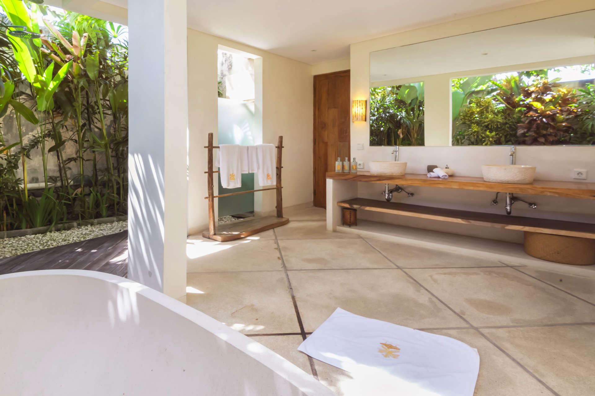 Imagine Your Family Renting a Luxury Holiday Villa Close to Seminyak’s Main Attractions, Villa Bali 2053