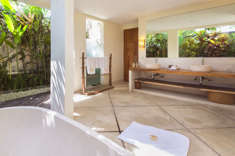Imagine Your Family Renting a Luxury Holiday Villa Close to Seminyak’s Main Attractions, Villa Bali 2053
