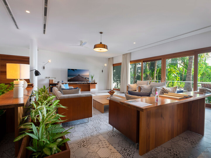 Elegant 4 Bedroom Villa in Paradise,1007