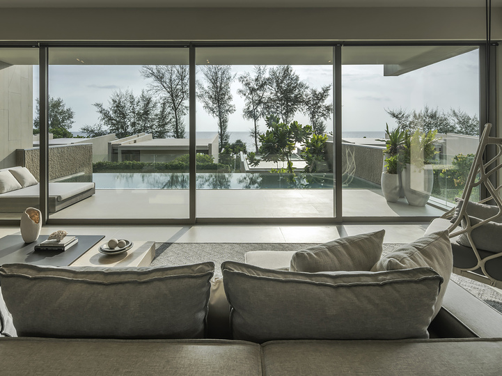 Veyla - Sea Villa - Relaxing pool view from the living area