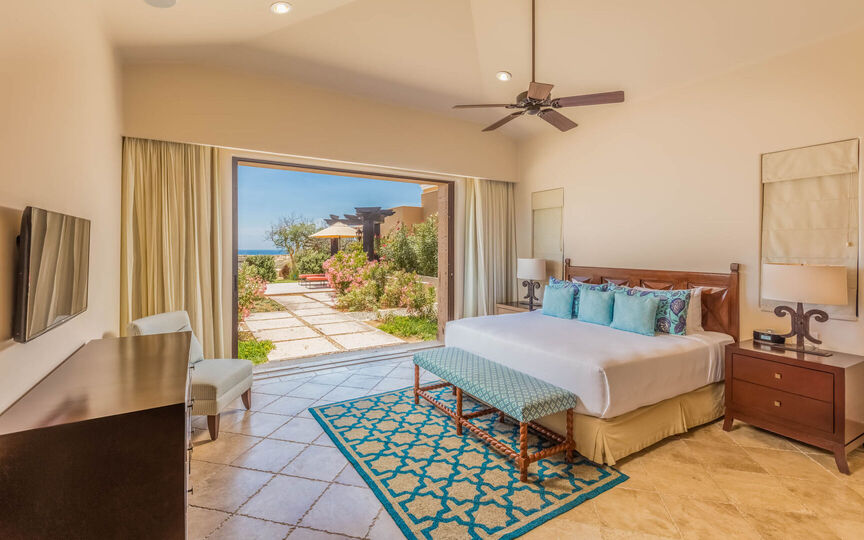 A Luxurious Escape in the Heart of Diamante, Cabo San Lucas Villa 1051
