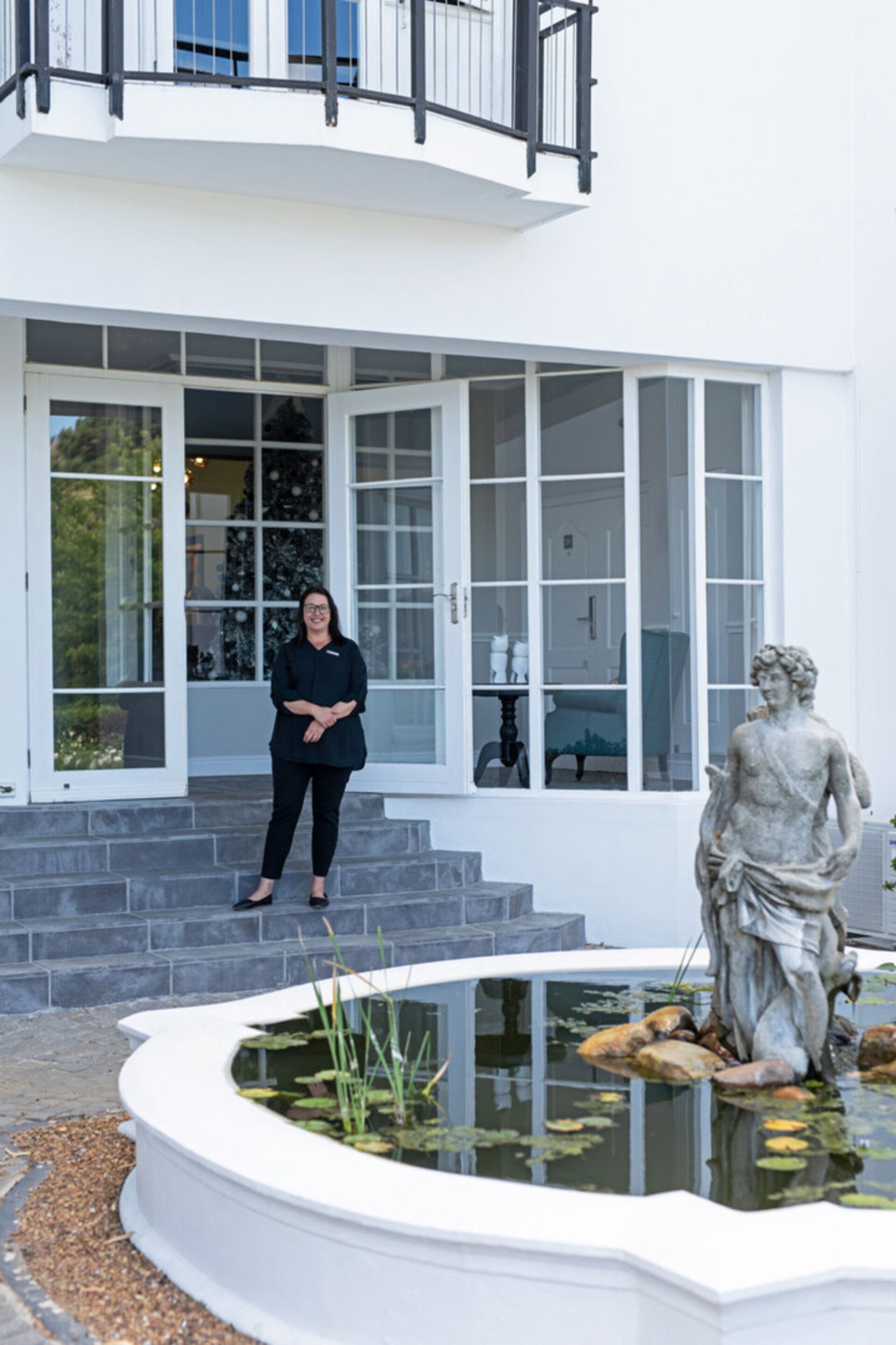 Breathtaking Views & Tranquil Luxury at Mont Rochelle, 1027
