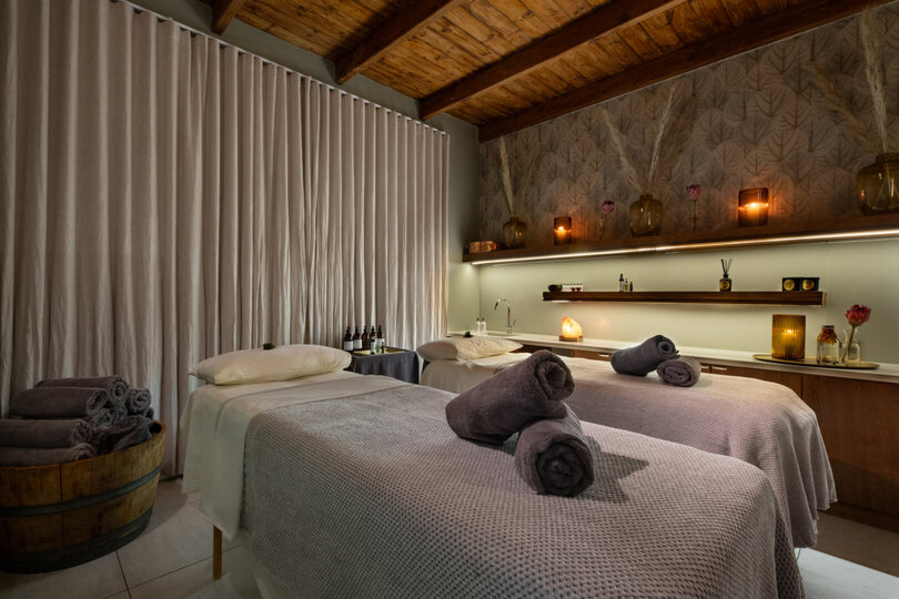 Breathtaking Views & Tranquil Luxury at Mont Rochelle, 1027