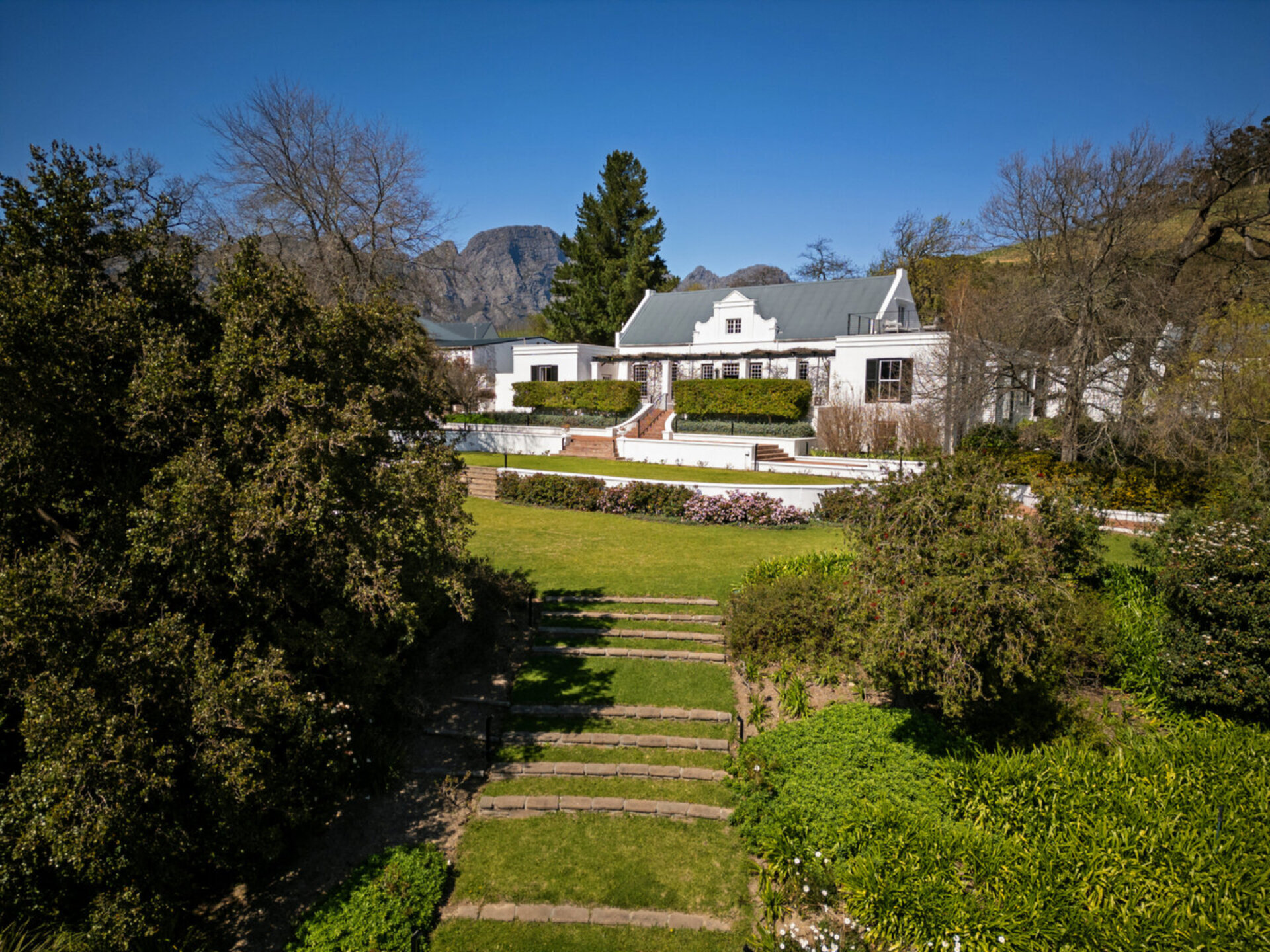 Chardonnay Room 1 with Manor Views 1044