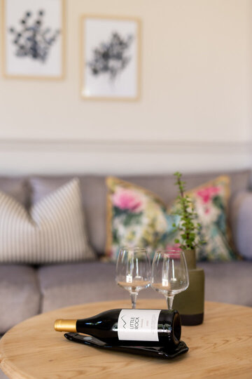 Viognier Room 1063