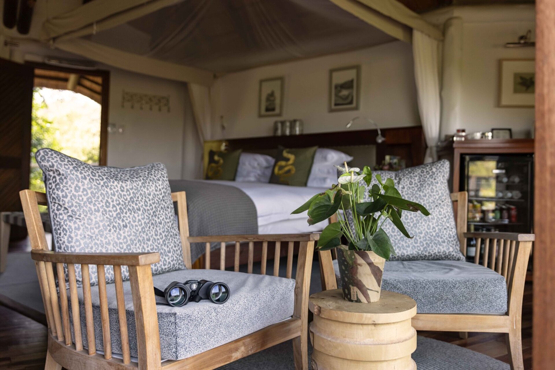 Elevated Treehouse Retreat with Bush Views 1056