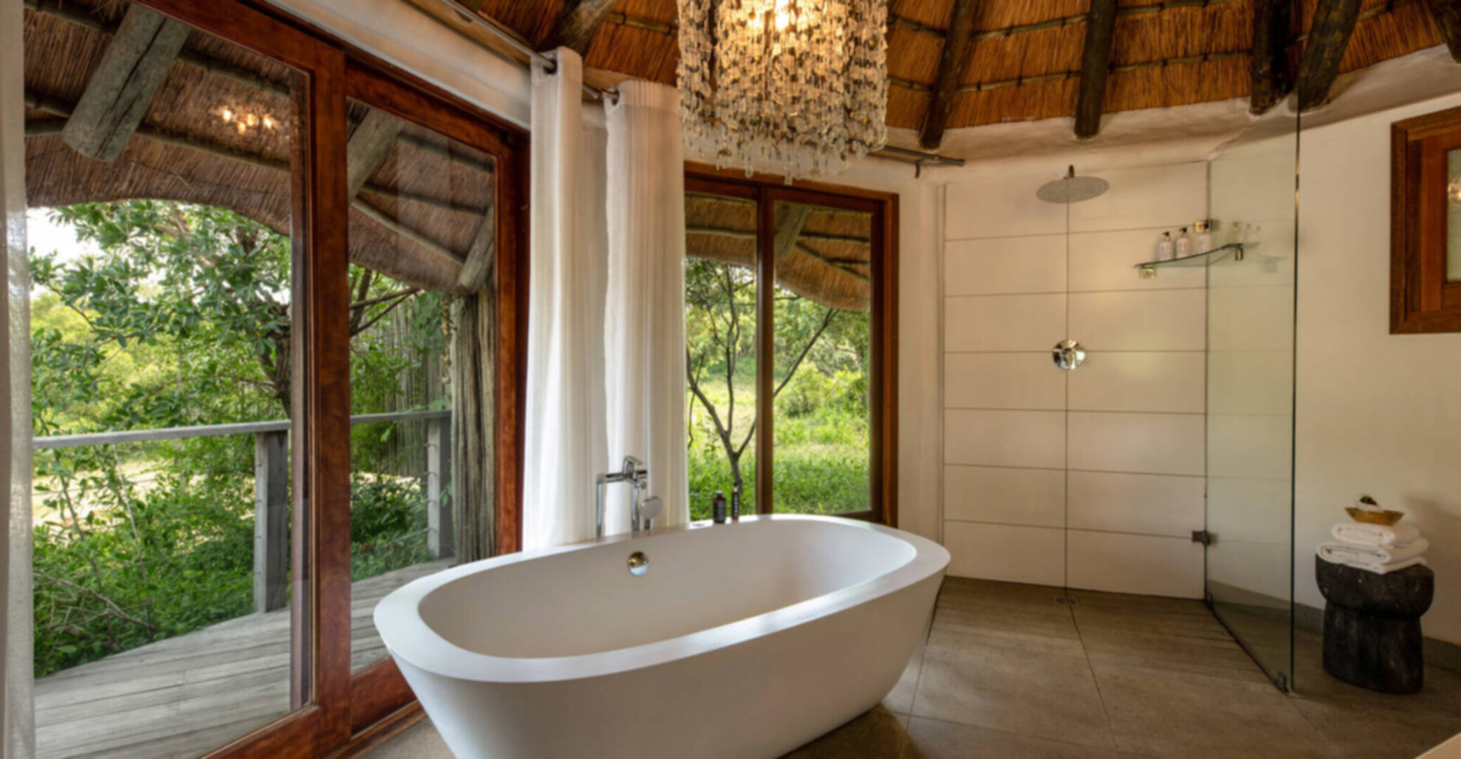 Secluded Treehouse Retreat with River & Bush Views 1057