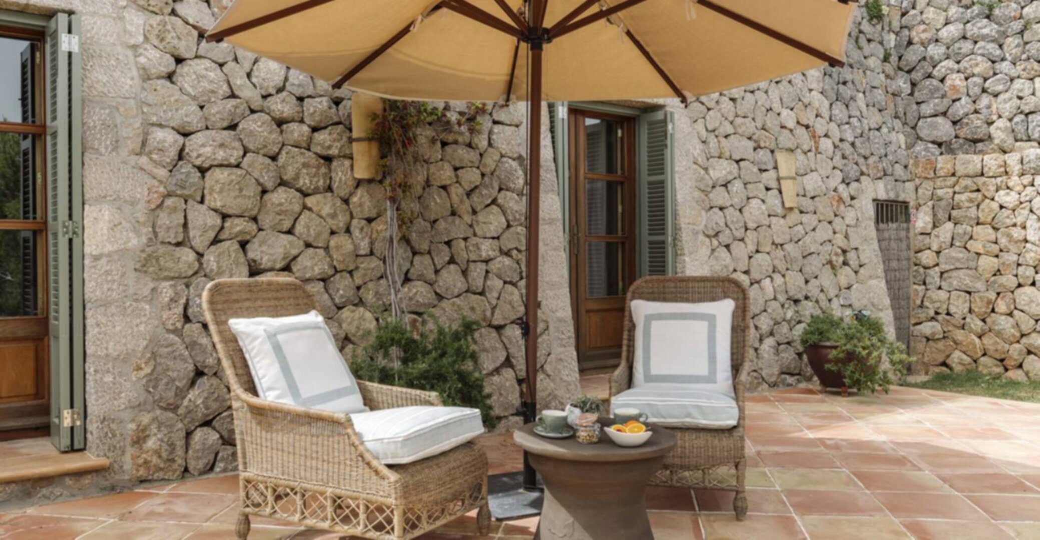 Eagle’s Point Luxury Villa with Mediterranean Views 1060