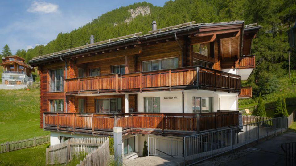 Spacious 3BR Apartment with Balcony in Zermatt, Zermatt Apartment 1238