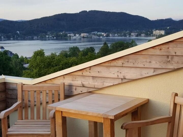 Exclusive 1-Bed Apartment in Klagenfurt-Land, Sleeps 2, 1052