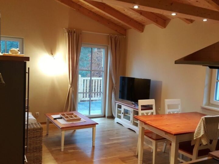 Exclusive 1-Bed Apartment in Klagenfurt-Land, Sleeps 2, 1052