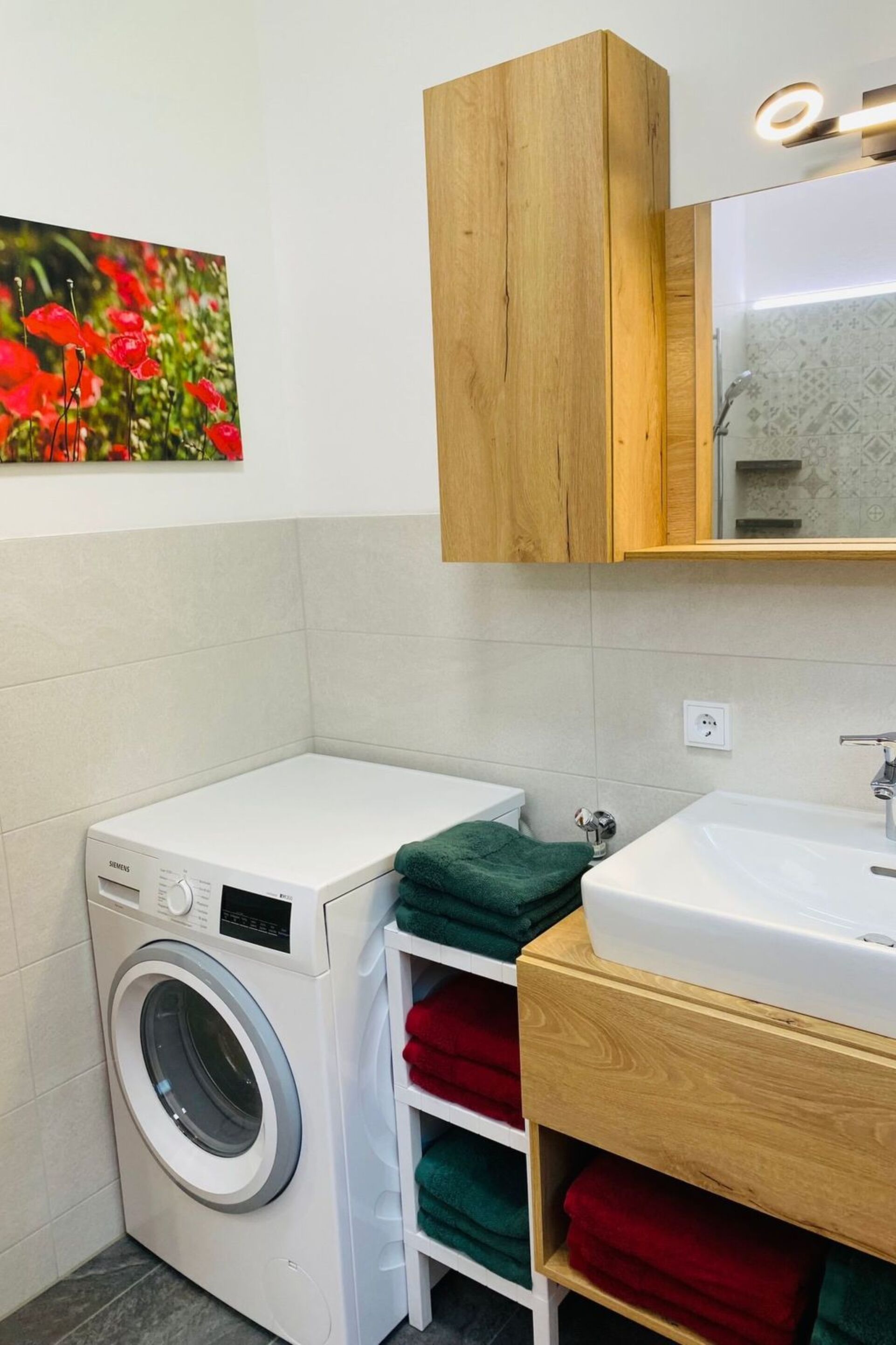 Gorgeous 3-Bed House in Deutschlandsberg, Sleeps 7, 1109