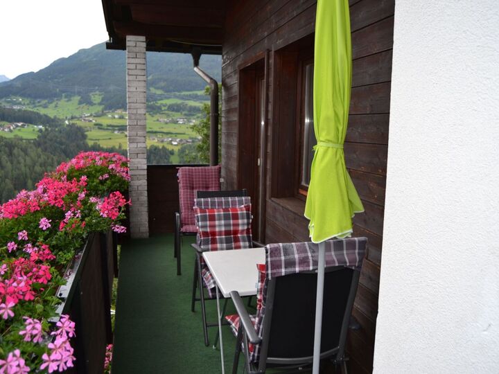 2-Bed Apartment with Mountain View in Imst, Sleeps 5, 1131