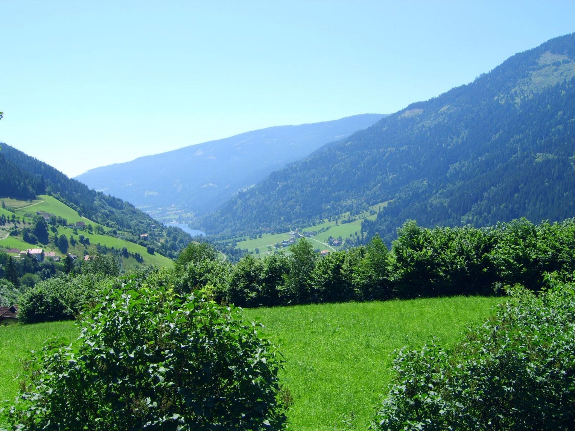 Inviting 2-Bed Apartment in Villach-Land, Sleeps 4, 1047