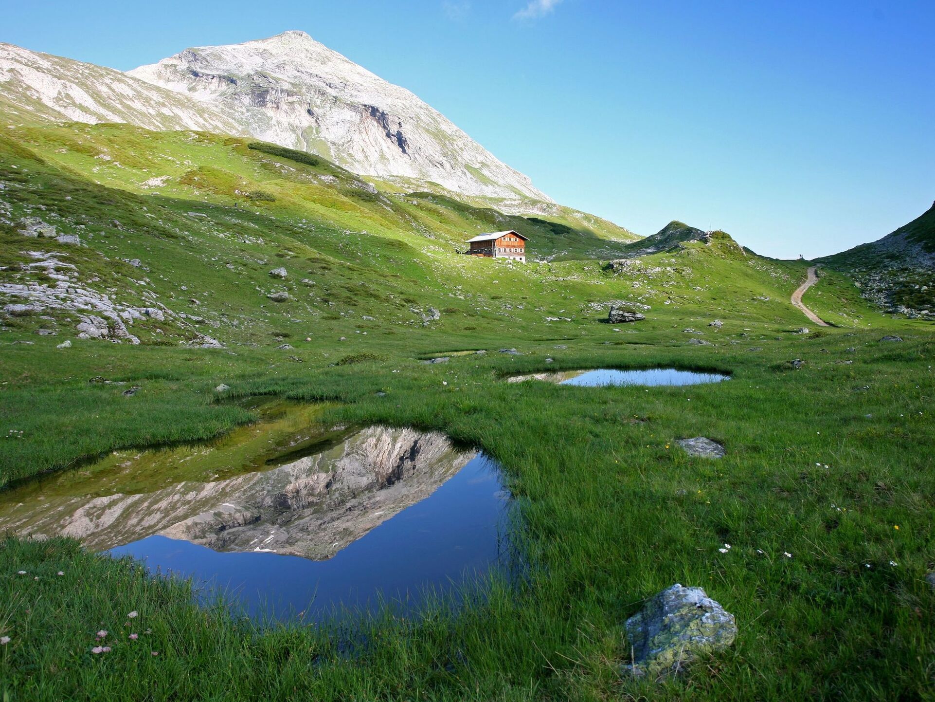 5-Bed House with Mountain View in Liezen, Sleeps 10, 1116