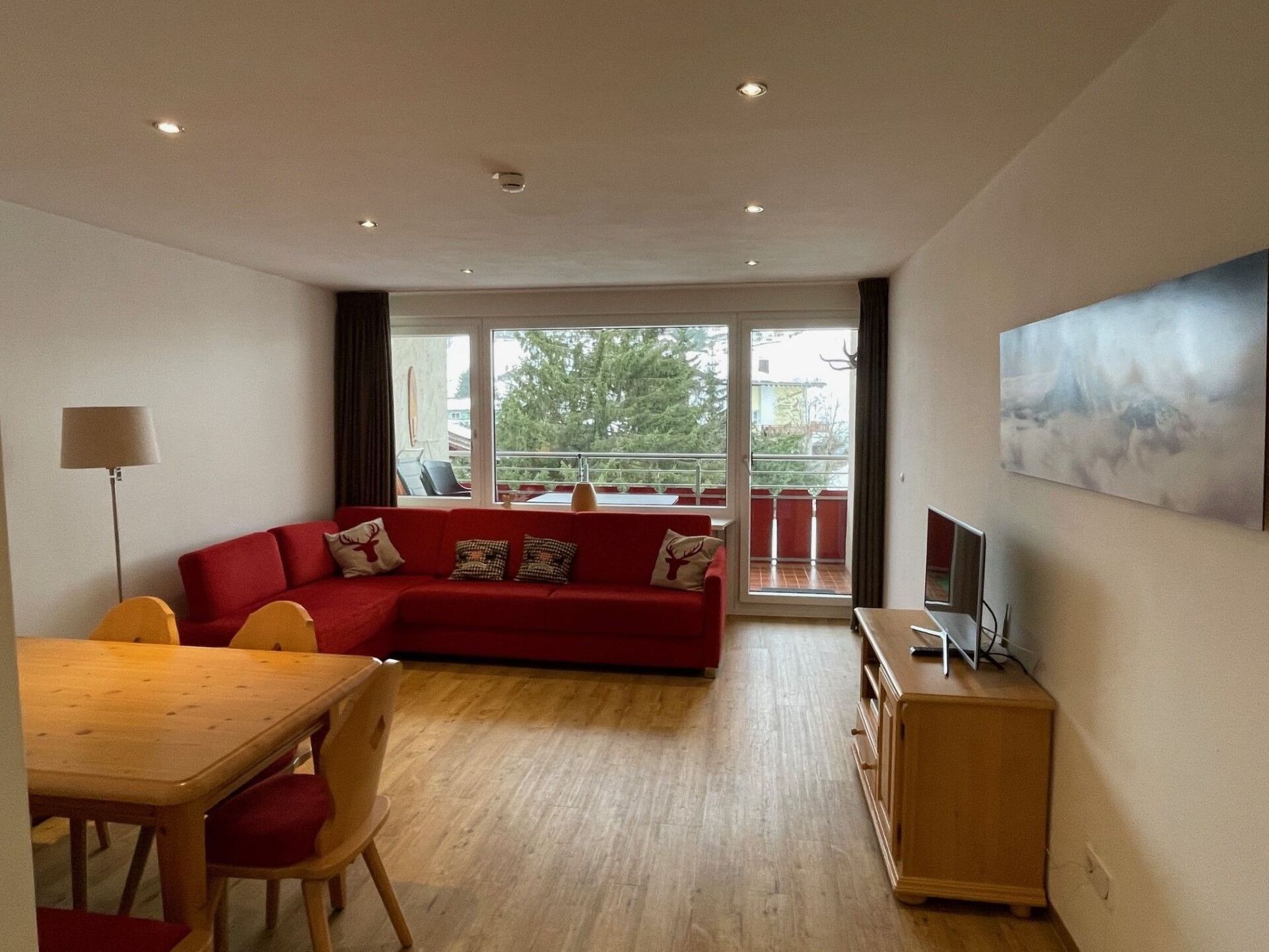 Beautiful 1-Bed Apartment in Bregenz, Sleeps 4, 1036