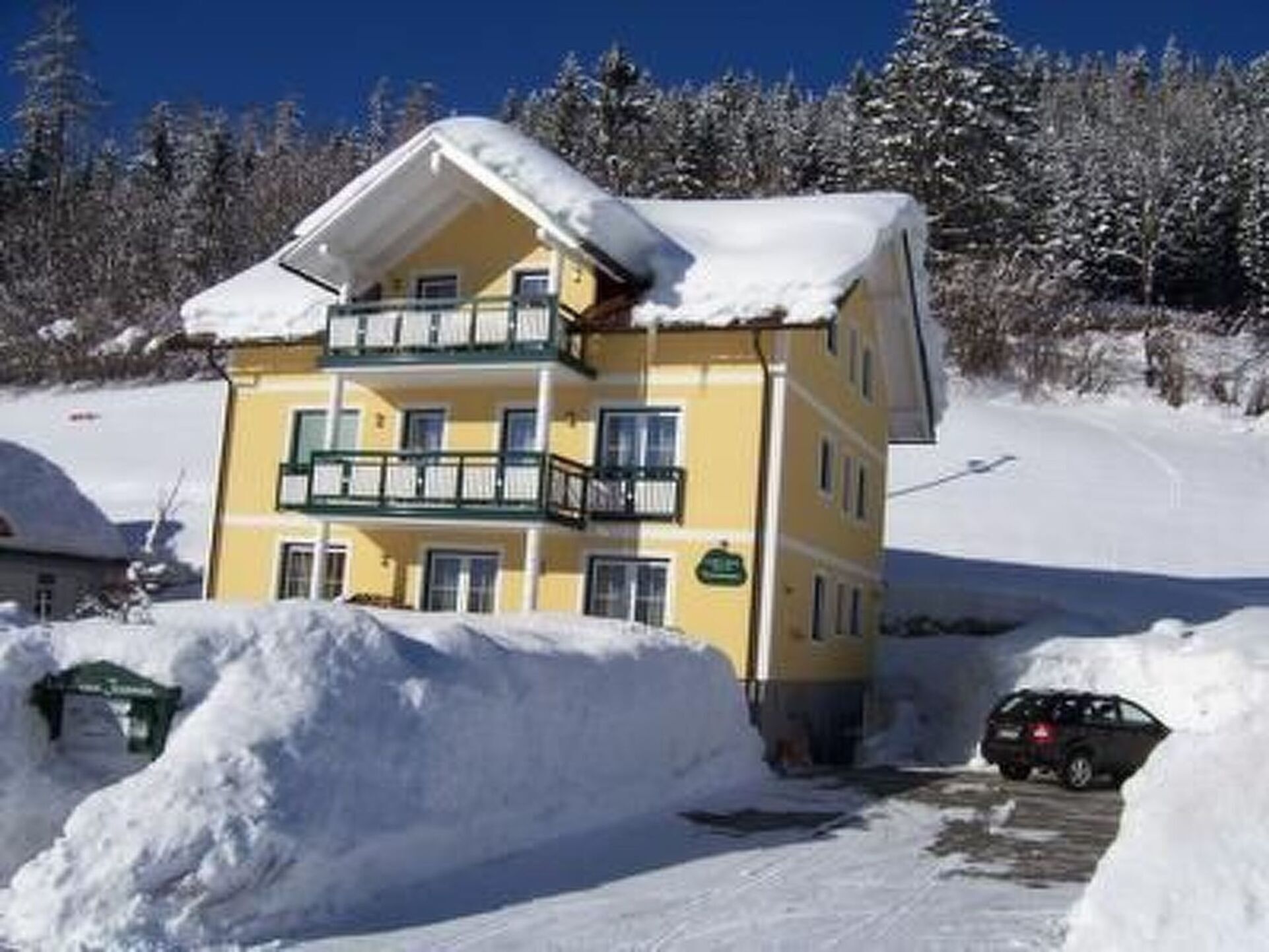 1-Bed Apartment with Mountain View in Liezen, Sleeps 5, 1113