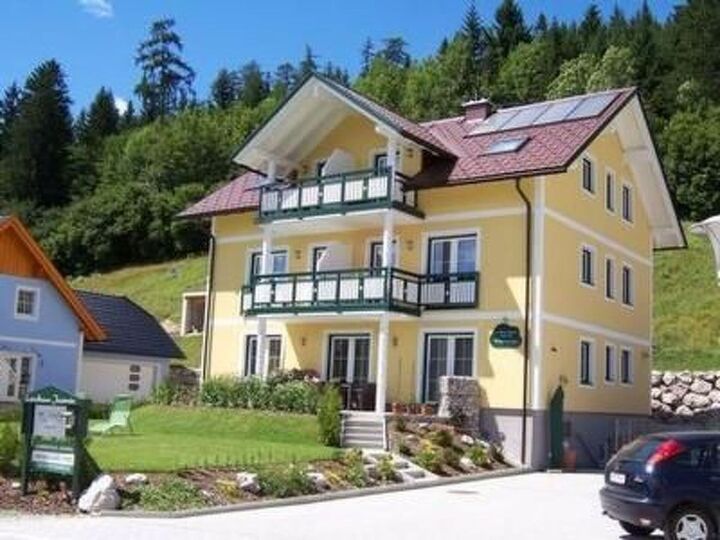 1-Bed Apartment with Mountain View in Liezen, Sleeps 5, 1113