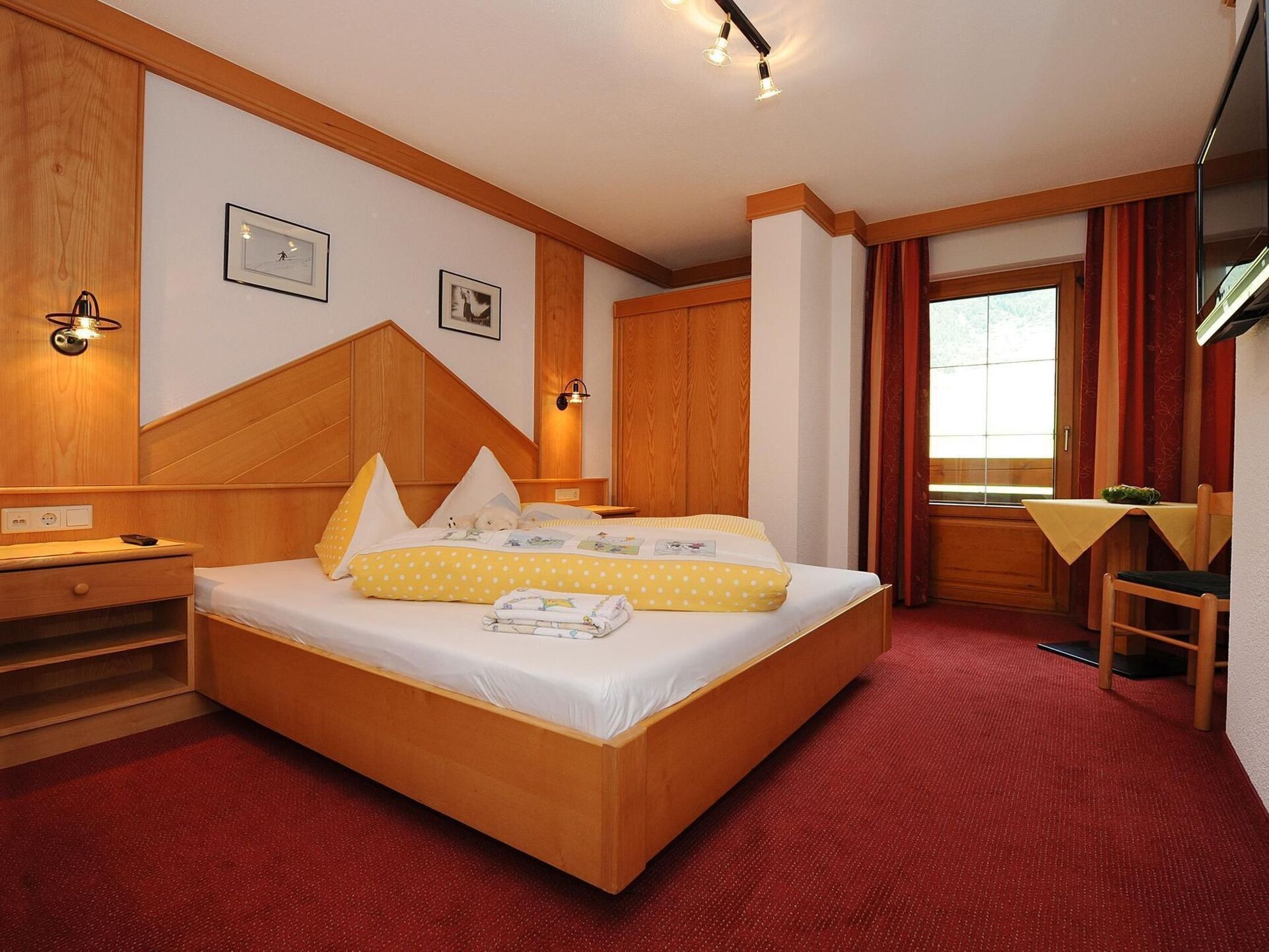 2-Bed Apartment in Landeck, Sleeps 4, 1115