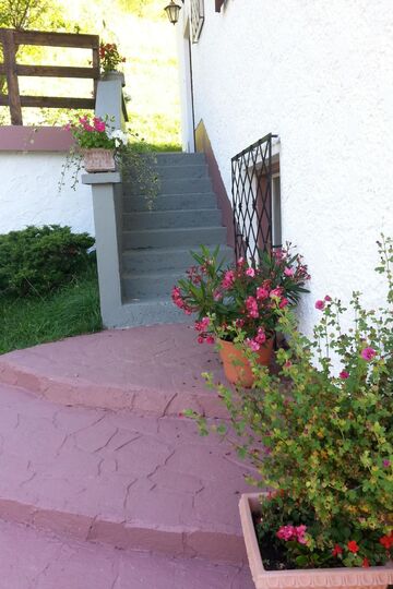 Gorgeous 4-Bed House in Innsbruck-Land, Sleeps 10, 1117