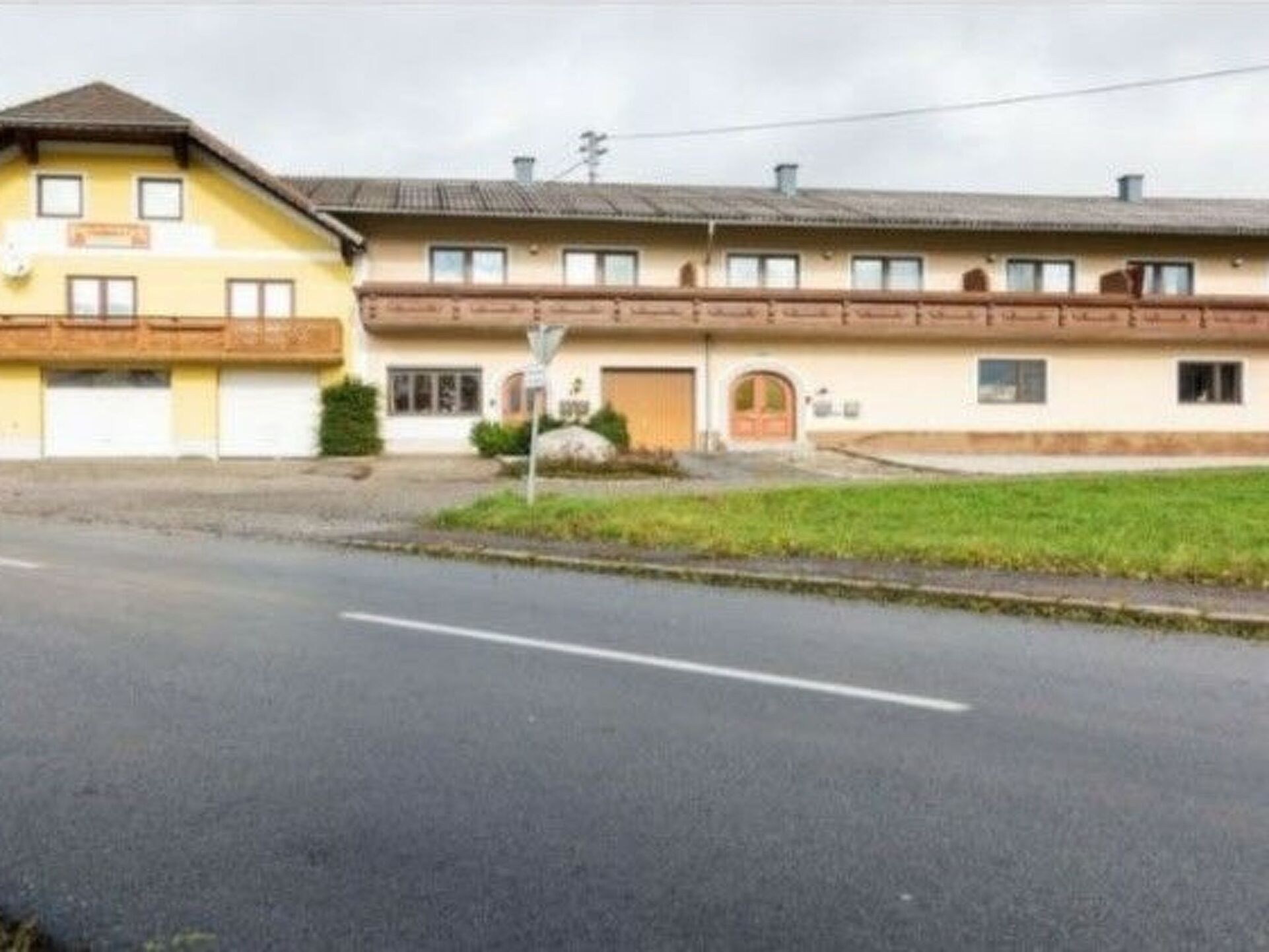 Sumptuous 2-Bed Apartment in Rohrbach, Sleeps 5, 1000