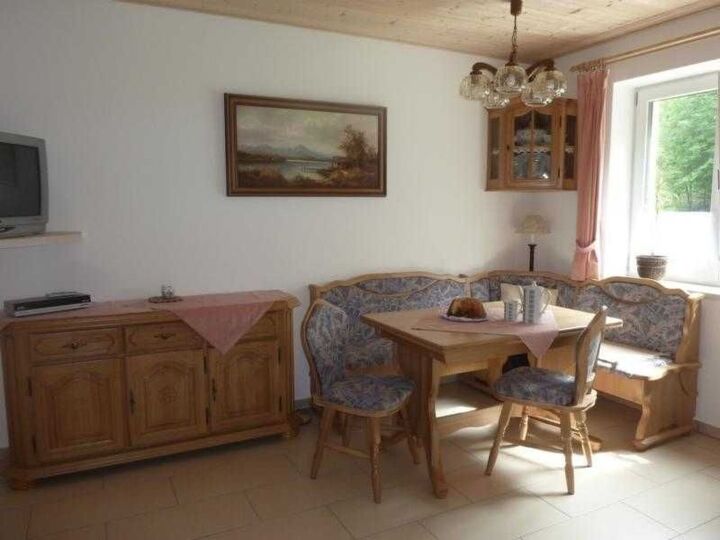 2-Bed Apartment in Bezirk Sankt Polten-Land, Sleeps 4, 1000