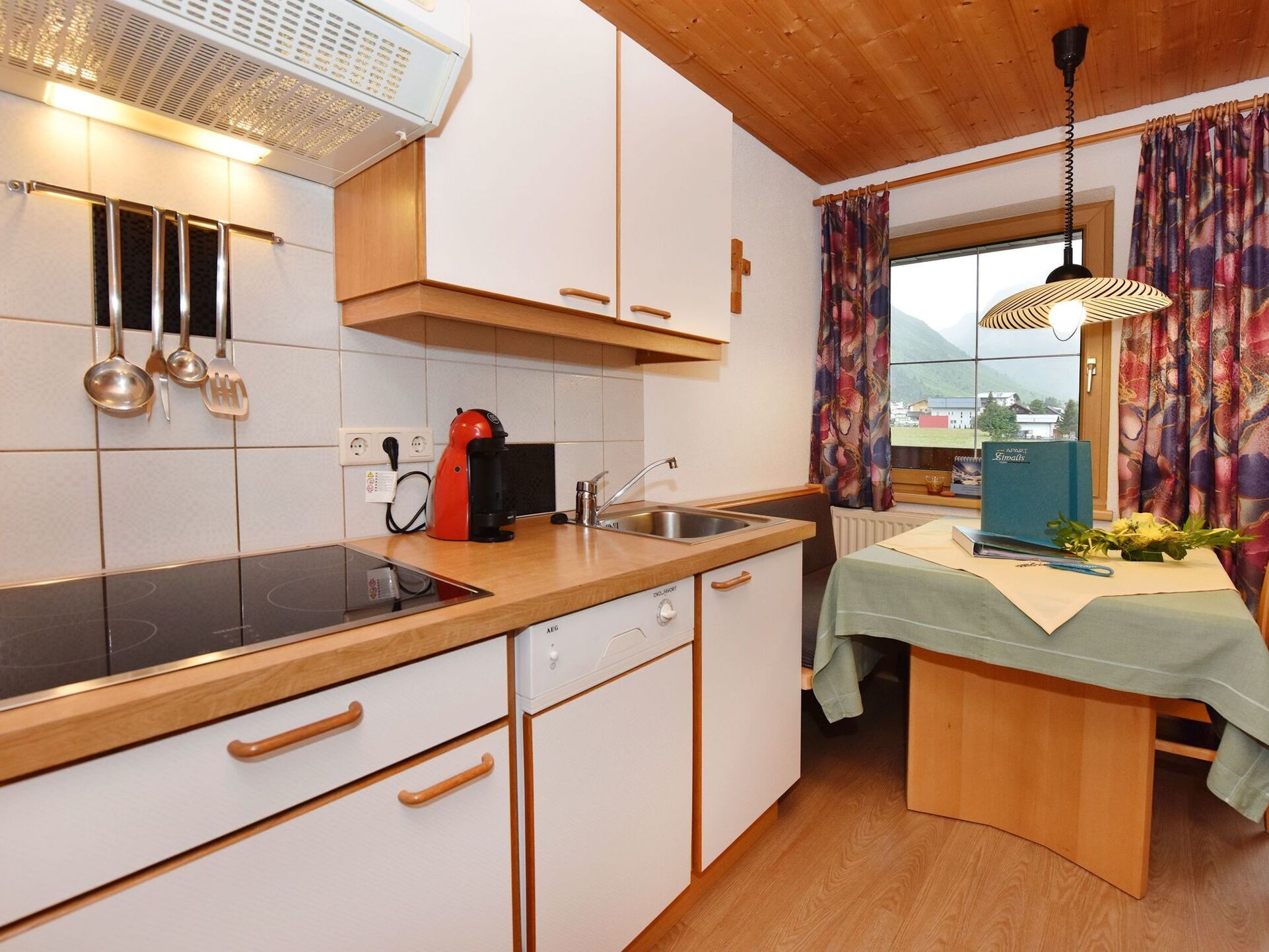 Beautiful 1-Bed Apartment in Landeck, Sleeps 2, 1112