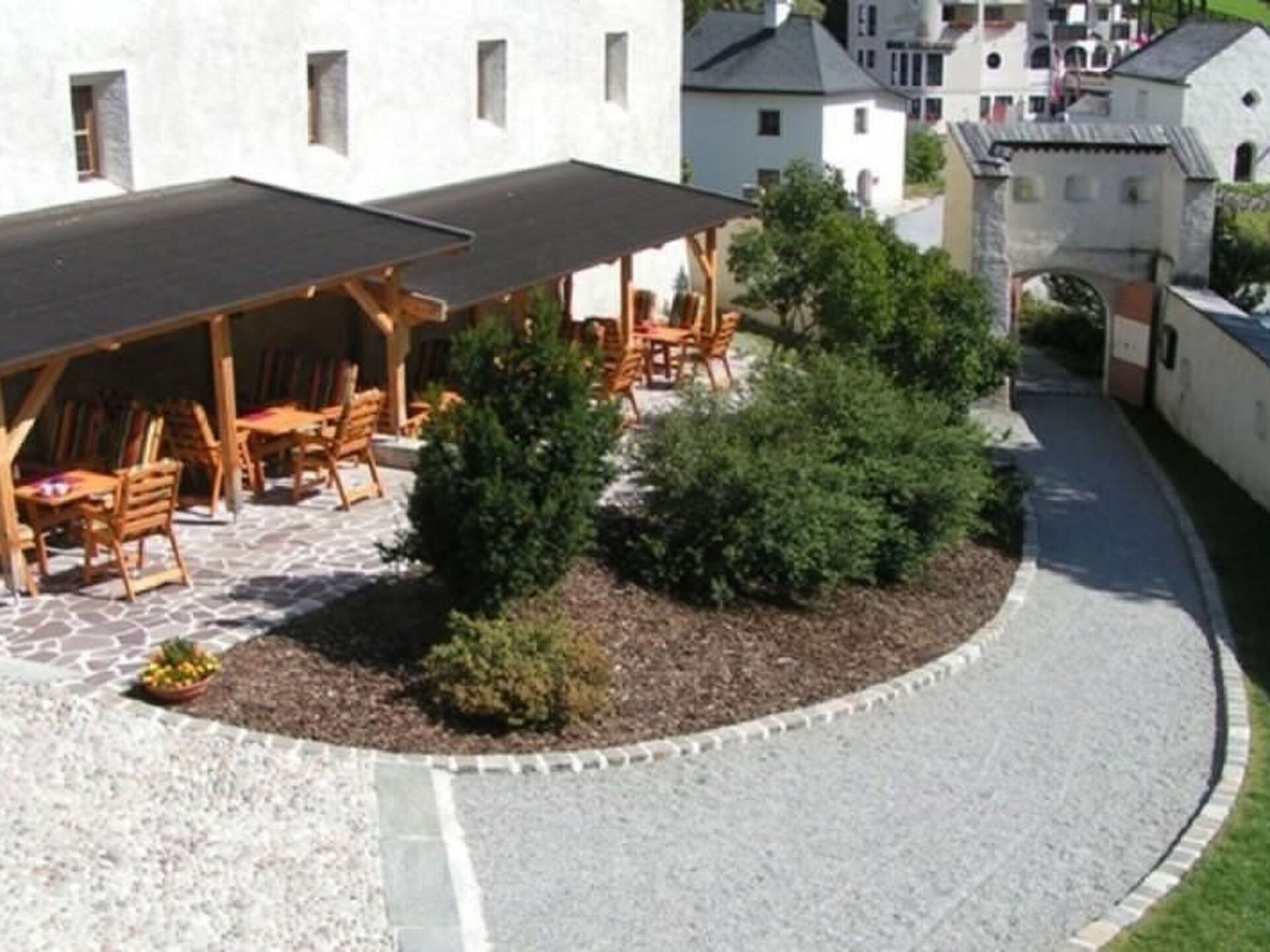 Gorgeous 2-Bed Apartment in Landeck, Sleeps 4, 1125