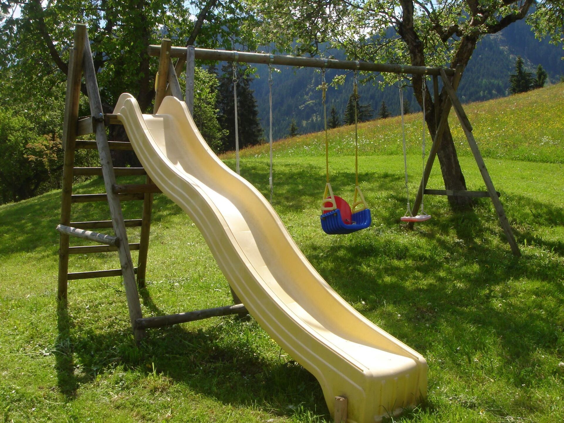 Stunning 3-Bed House in Schwaz, Sleeps 6, 1122