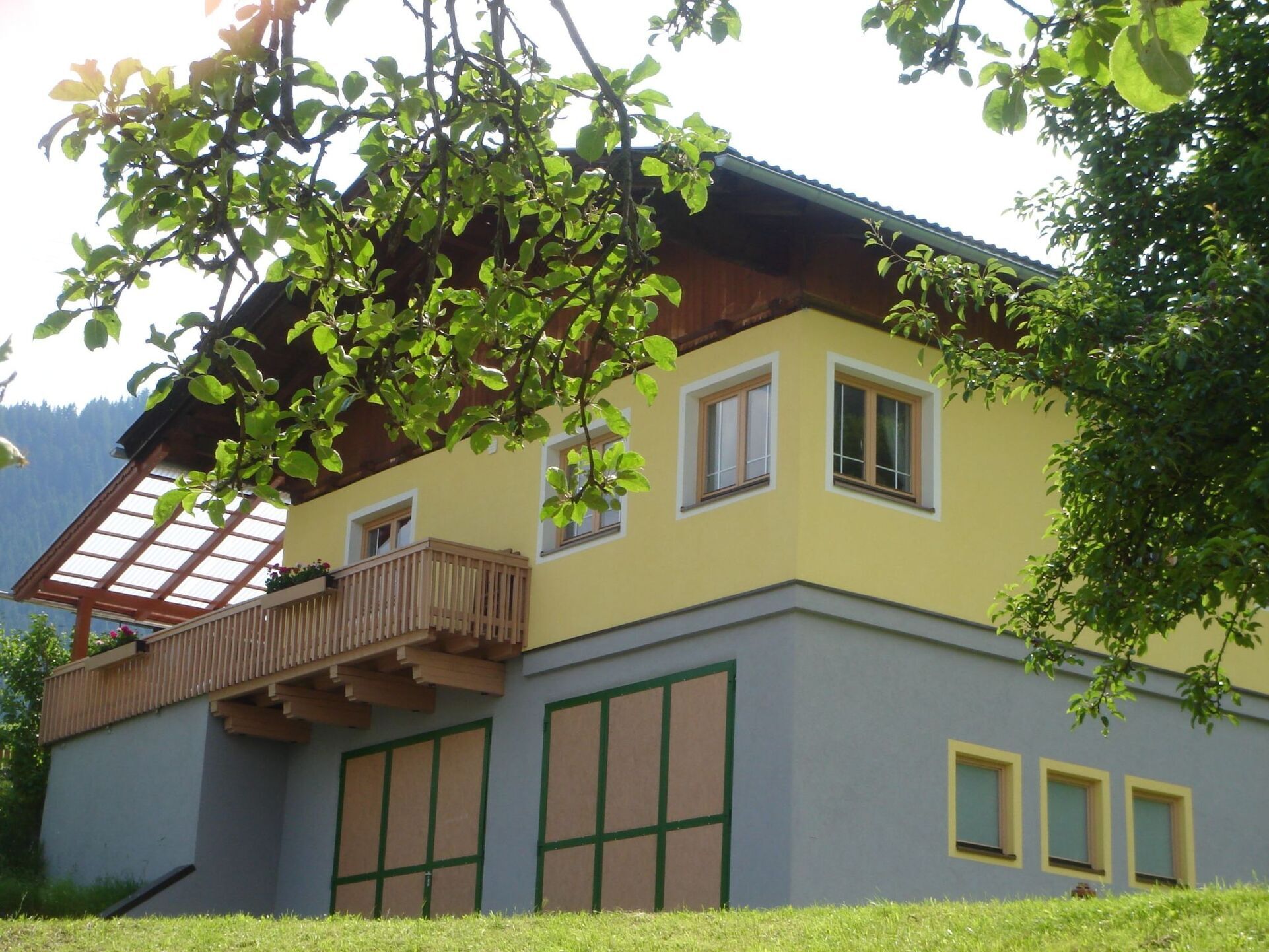 Stunning 3-Bed House in Schwaz, Sleeps 6, 1122