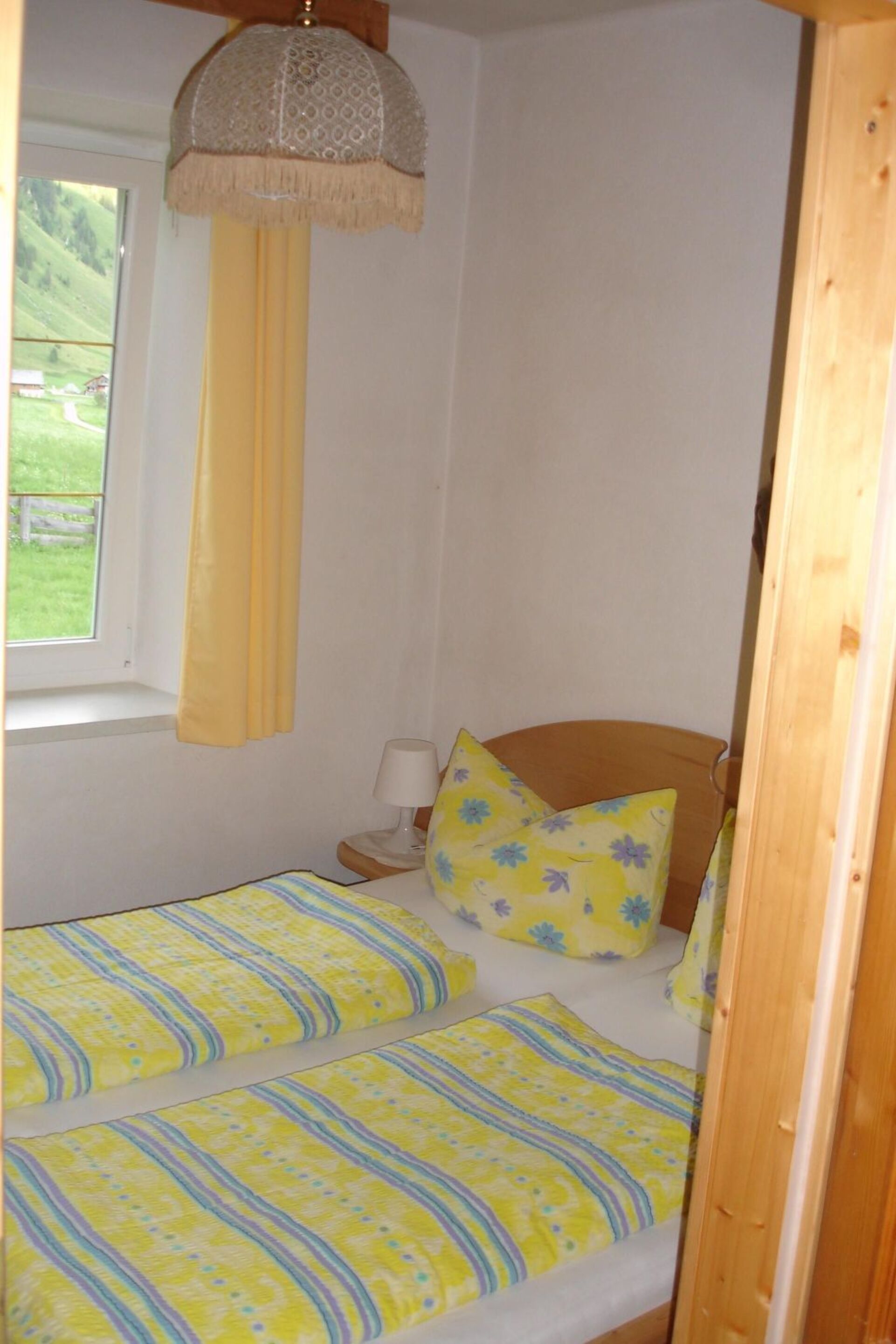 Luxurious 2-Bed Apartment in Innsbruck-Land, Sleeps 4, 1123