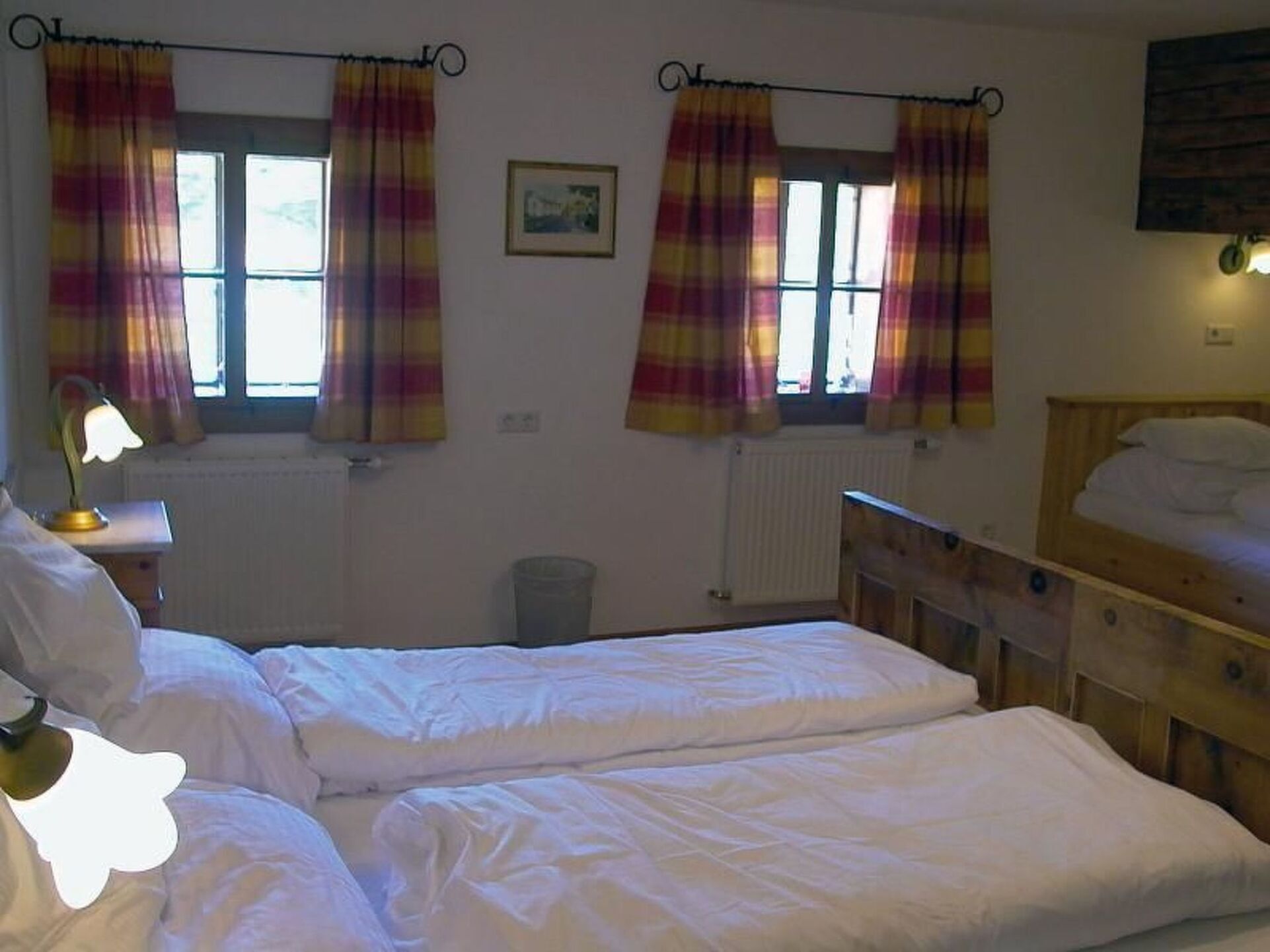Stylish 4-Bed Apartment in Tamsweg, Sleeps 12, 1103