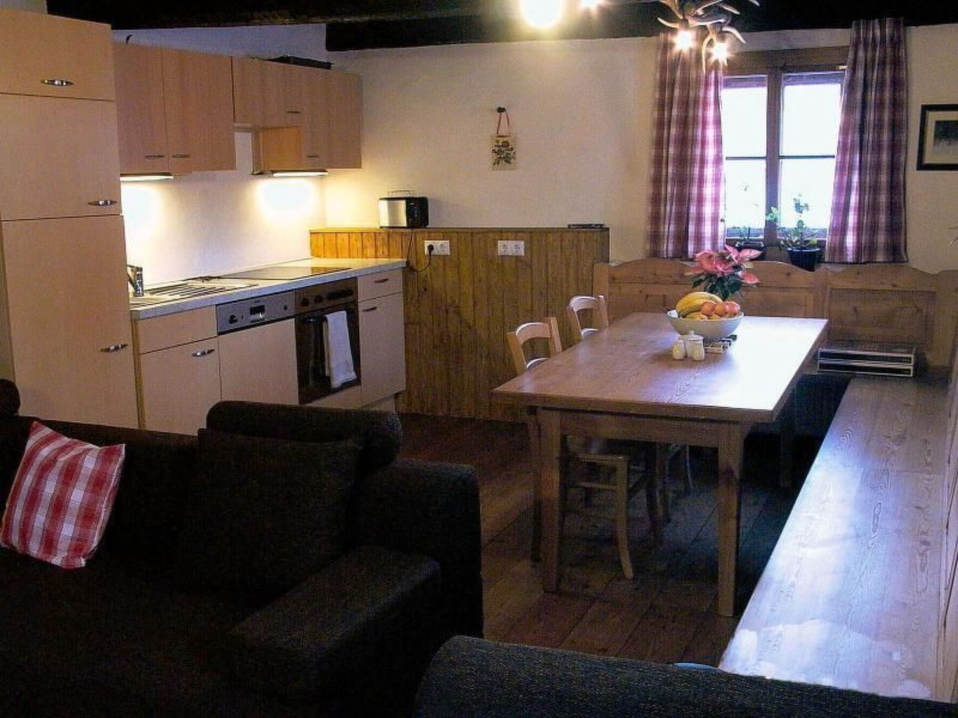Serene 2-Bed Apartment in Tamsweg, Sleeps 6, 1104