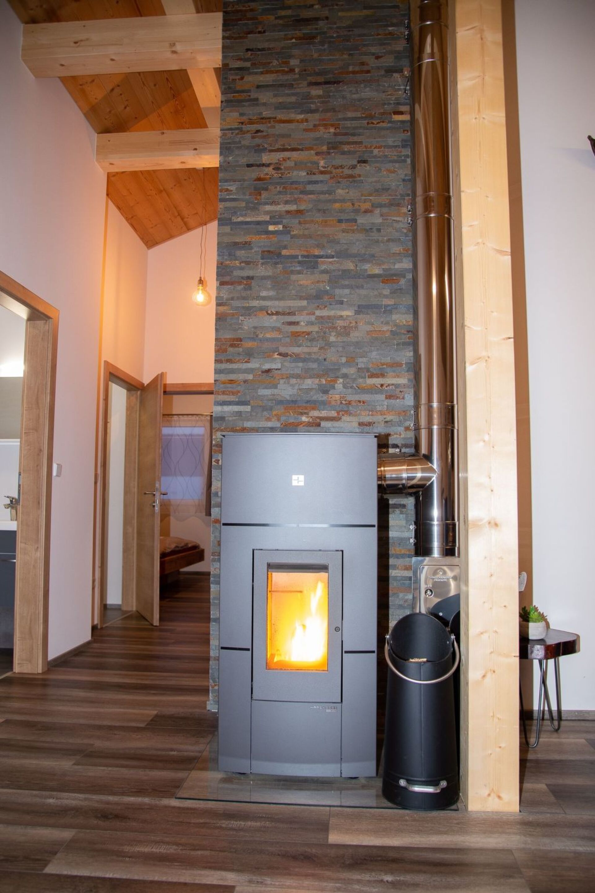Stunning 3-Bed House in Wolfsberg, Sleeps 6, 1093
