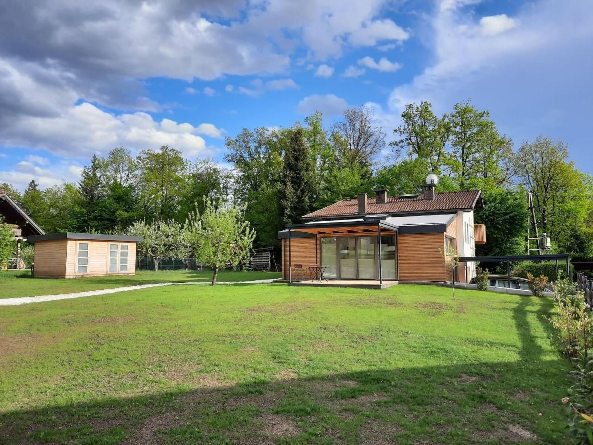 4-Bed House in Villach-Land, Sleeps 10, 1092