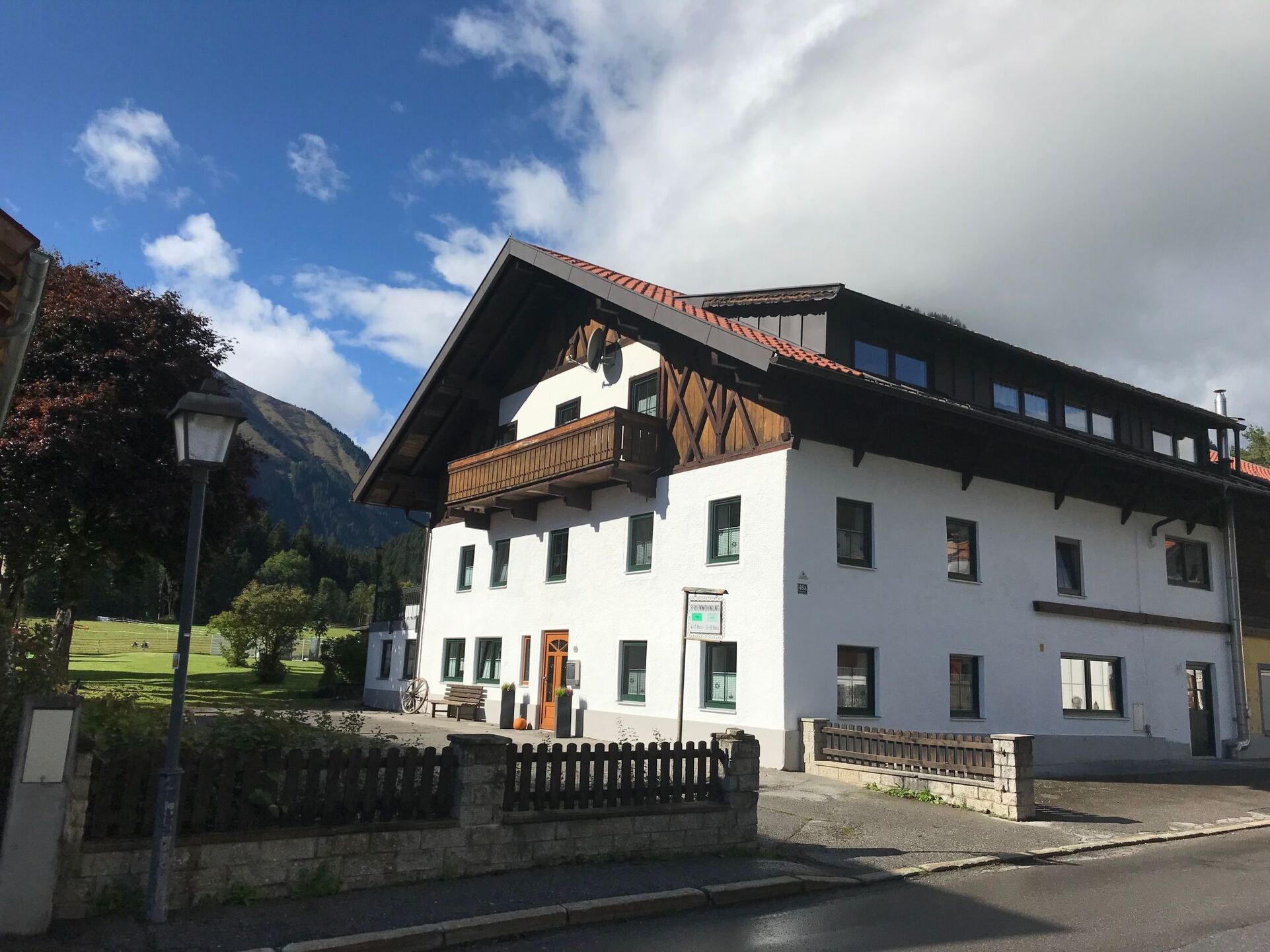 1-Bed Apartment with Mountain View in Reutte, Sleeps 4, 1160