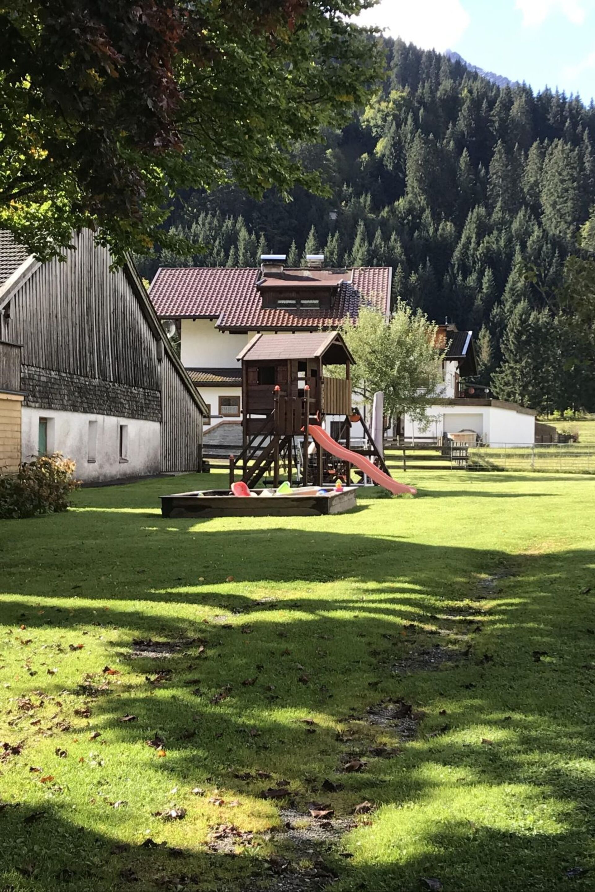 1-Bed Apartment with Mountain View in Reutte, Sleeps 4, 1160