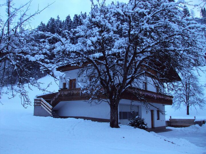 3-Bed House with Mountain View in Schwaz, Sleeps 7, 1176, Hart im Zillertal, Austria