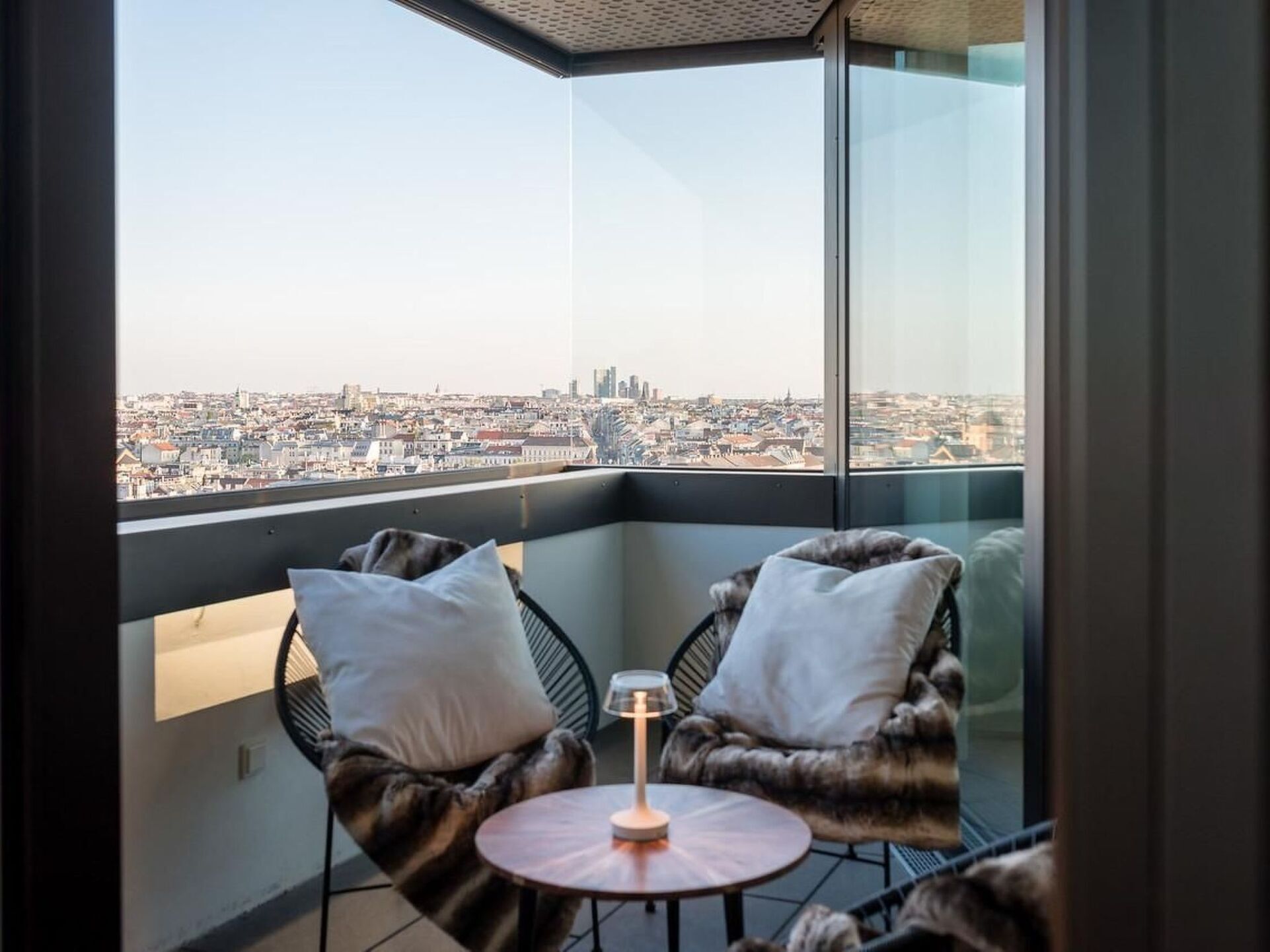 Exclusive 2-Bed Apartment in Wien, Sleeps 4, 1012
