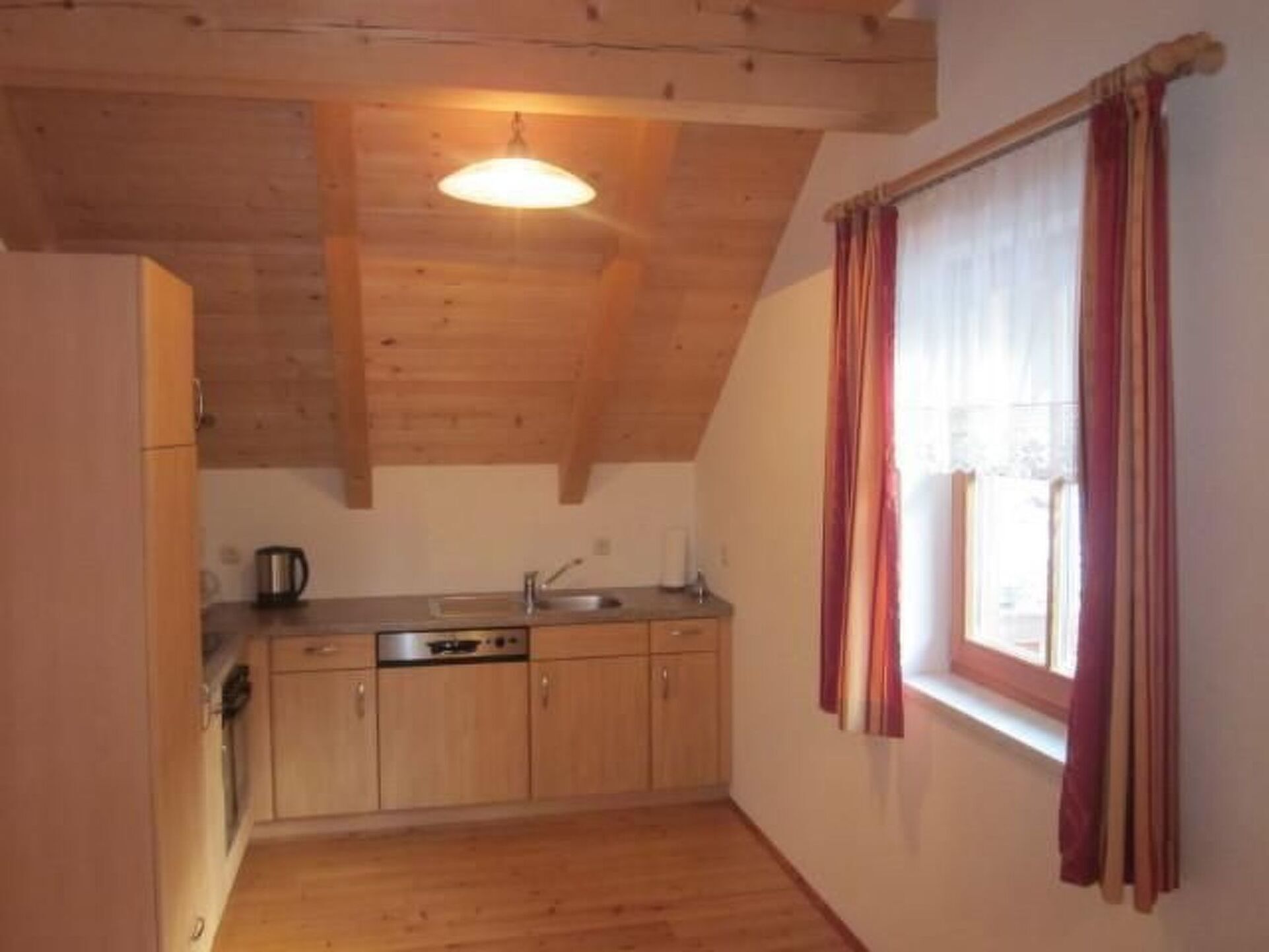 Sumptuous 3-Bed House in Wolfsberg, Sleeps 7, 1077