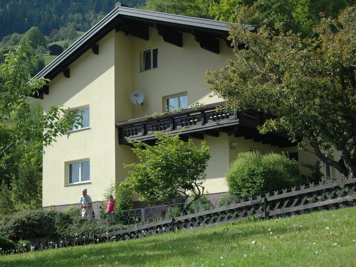 Stunning 1-Bed Apartment in Bludenz, Sleeps 2, 1041, Silbertal, Austria
