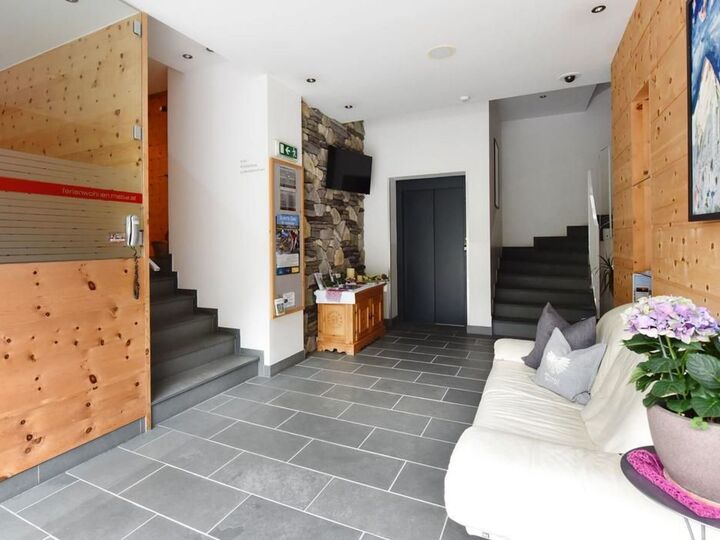 3-Bed Apartment in Landeck, Sleeps 7, 1143