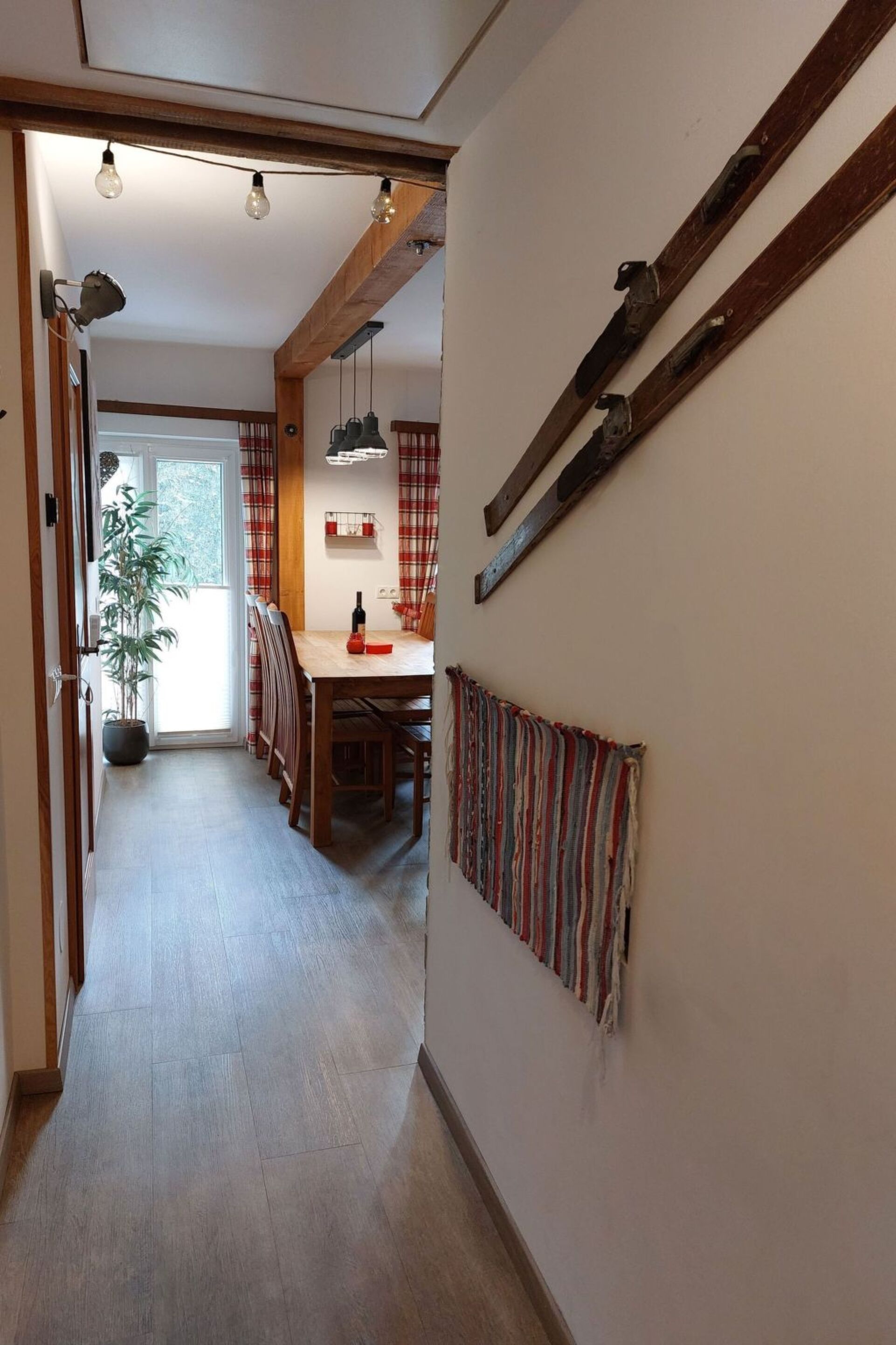 Gorgeous 3-Bed Apartment in Tamsweg, Sleeps 6, 1123