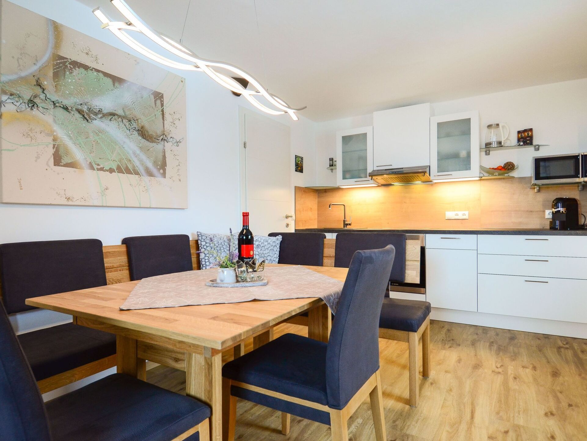 Charming 2-Bed Apartment in Hallein, Sleeps 4, 1119