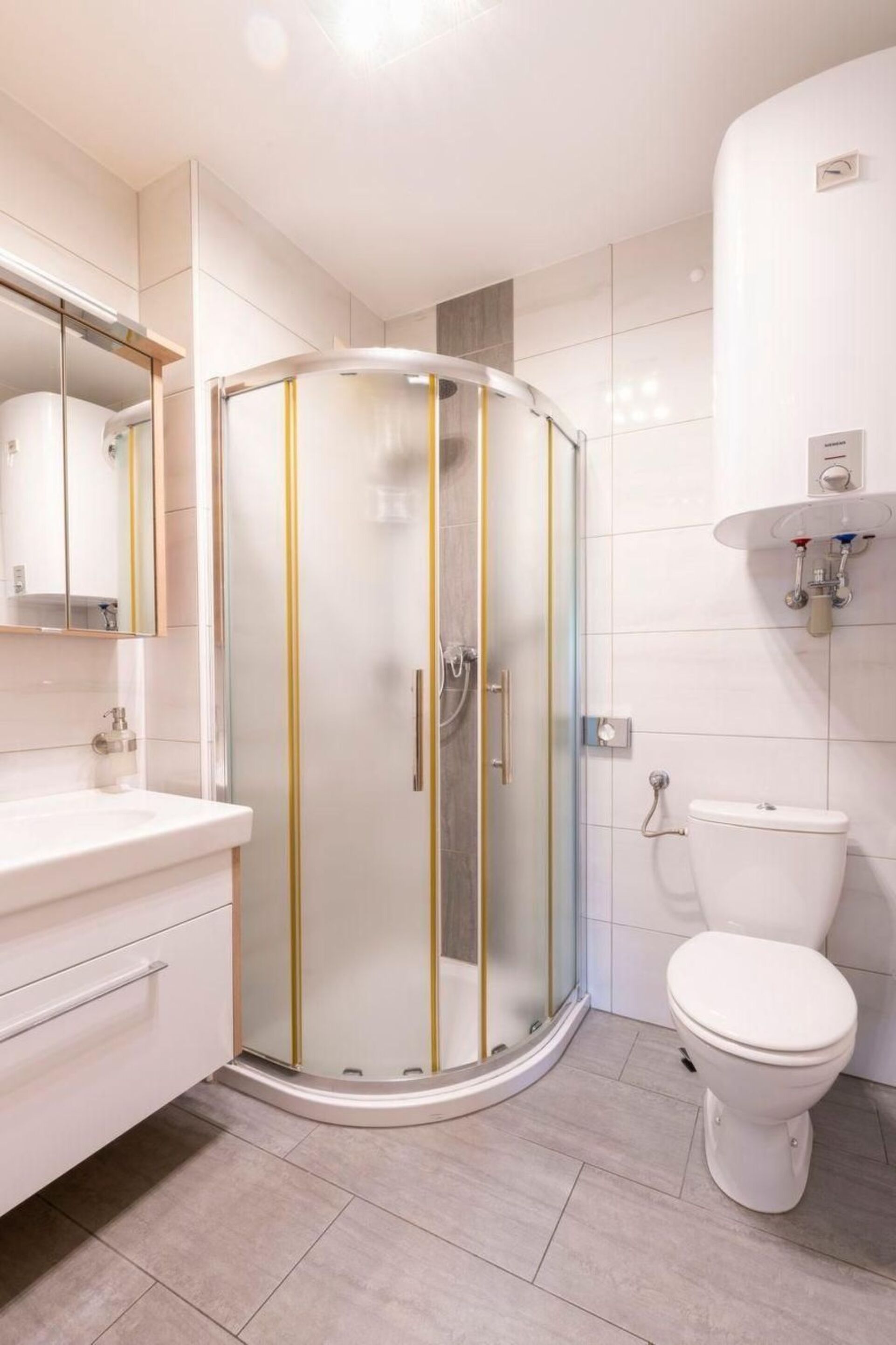 2-Bed Apartment in Klagenfurt-Land, Sleeps 4, 1087