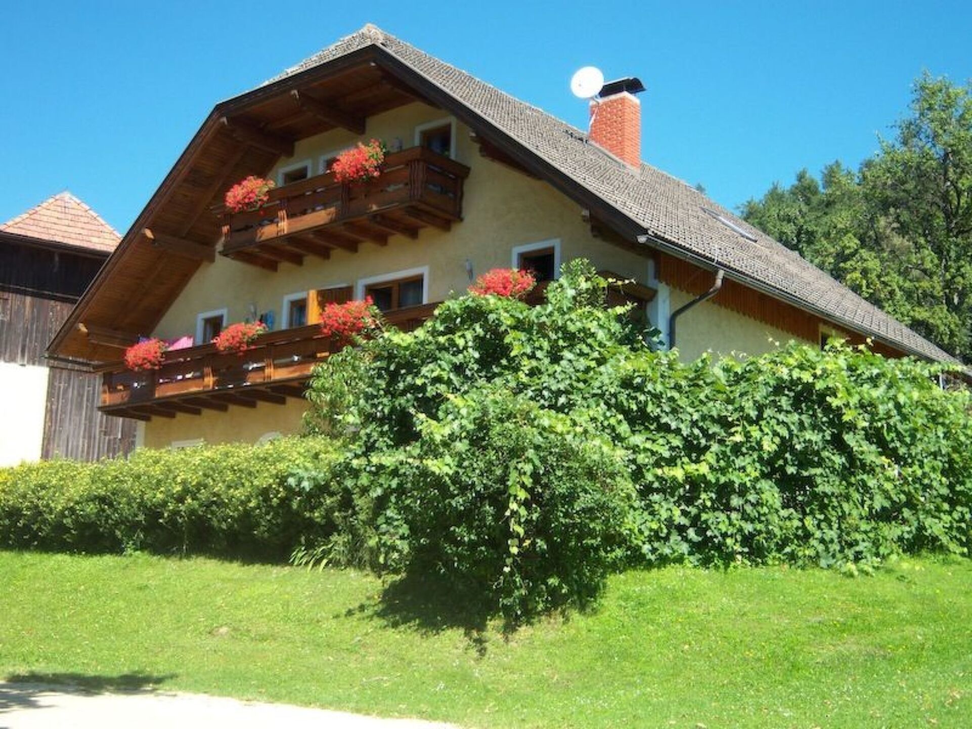 Tranquil 2-Bed Apartment in Volkermarkt, Sleeps 7, 1088